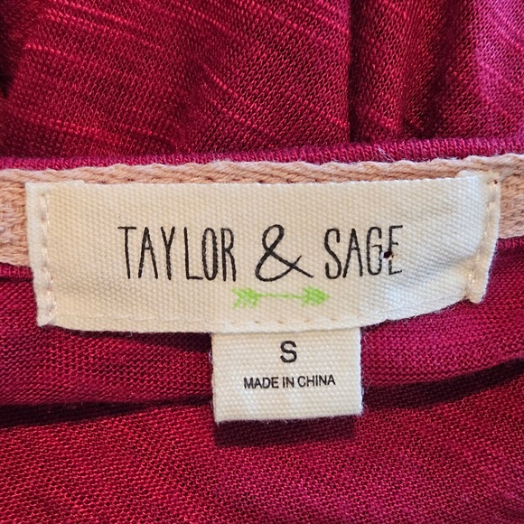 Taylor‎ & Sage Burgandy Floral Embroidered V-Neck Long Sleeve Top Size Small - Picture 6 of 8